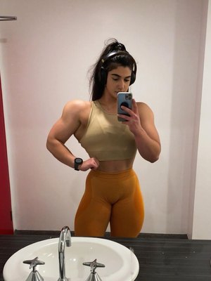 Efi Sarris