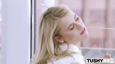 Anal with Lindsey Cruz on business trip