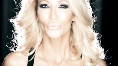 Two guys are sharing sexy blonde Jessica Drake
