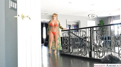 Perfect Curvy Hot MILF Richelle Ryan Riding BBC