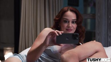 Minni Joy's perfect ass get fucked by BWC in this hot MILF porn!