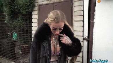 Dancer gets a surprise tip and a big dick in the morning