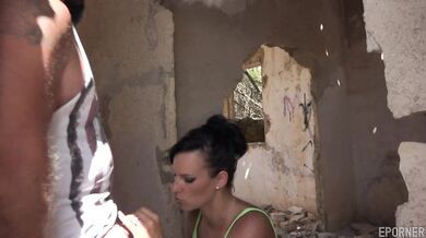 Sina Velvet's outdoor adventure ends with a cumshot