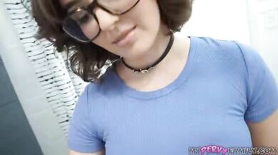 Leana Lovings wants his huge cock