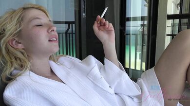 Vacation with horny blonde girlfriend Kenzie Reeves