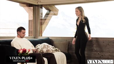 High speed outdoor pounding leaves Bella Spark’s walls pulverized and her slit soaking wet