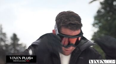 High speed outdoor pounding leaves Bella Spark’s walls pulverized and her slit soaking wet