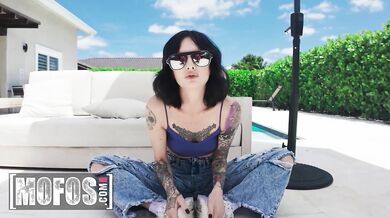 Horny bitch is getting fucked outdoors