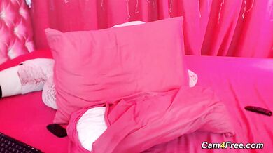 Thick babe enjoys a messy solo session fucking her gushing pussy with a dildo