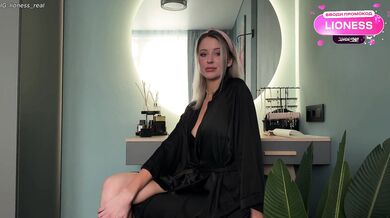 Step-mom admires my big member and decides to guide me through my first time