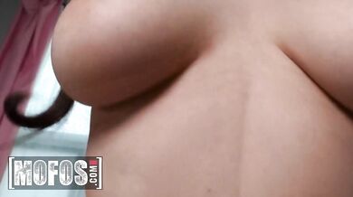 Jessica Starling surrenders her hungry slit for a deep drilling that leaves her wide open