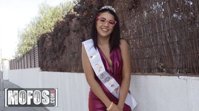 Kitty Love devour Jordi’s rod before getting her hole completely fucked out