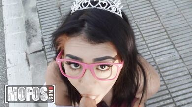 Kitty Love devour Jordi’s rod before getting her hole completely fucked out