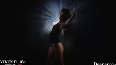 The stunning Vanna Bardot takes on the ultimate airtight challenge