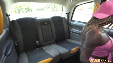Horny ebony teen bounce her big ass while getting hammered by the taxi driver