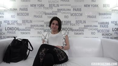 Pretty amateur girl gets her snatch stretched in this hardcore home video