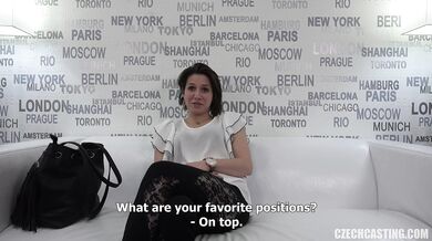 Pretty amateur girl gets her snatch stretched in this hardcore home video