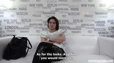 Pretty amateur girl gets her snatch stretched in this hardcore home video