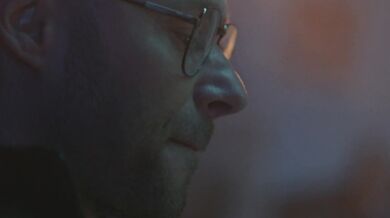 Horny Violet deepthroating her bodyguard for a messy finish